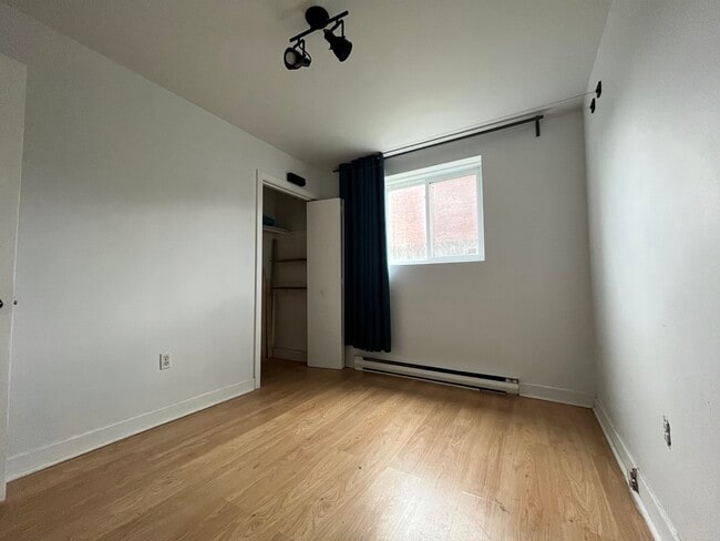 Building Photo - 795 Rue Rouillier