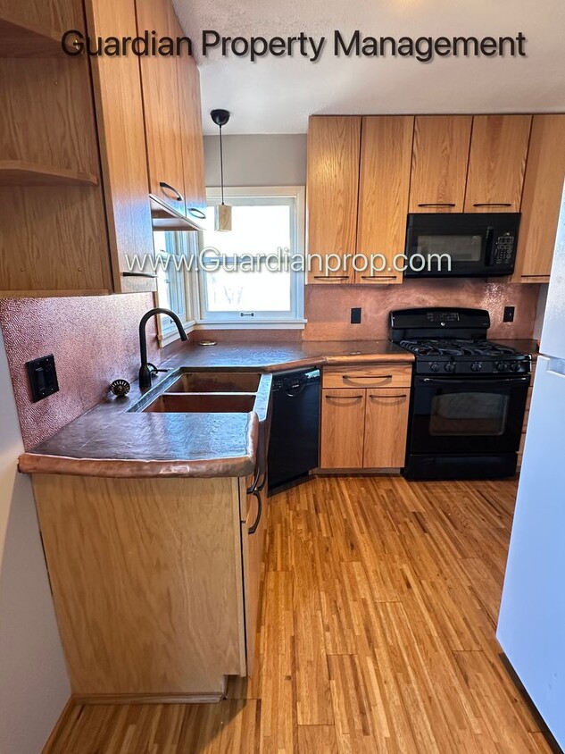 Foto principal - North East Minneapolis Single Family Home,...