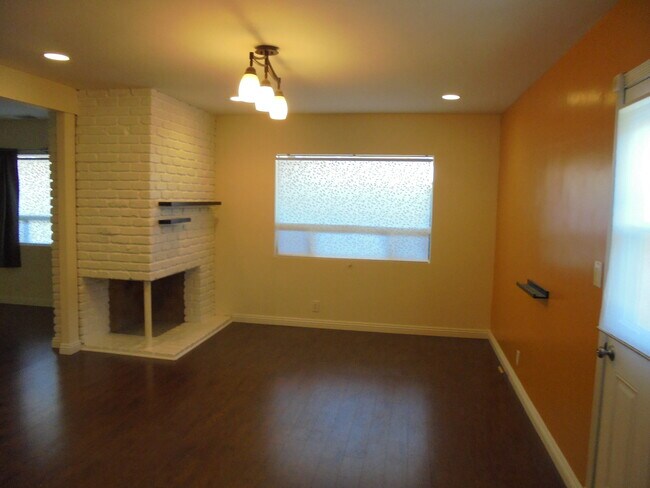 Building Photo - 6560 Temple City Blvd