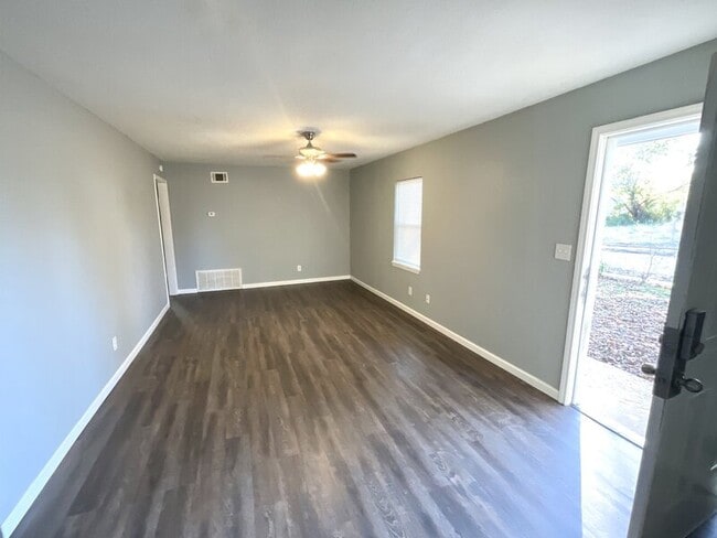 Building Photo - 6375 N Cheyenne Ave