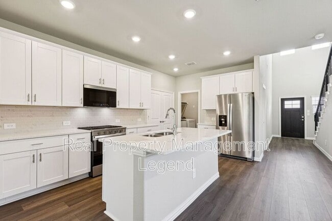 Building Photo - 4018 Sandstone Dr