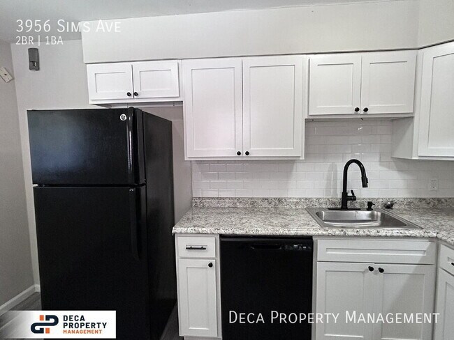 Foto del edificio - 3956 Sims Ave