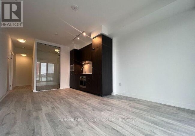 Building Photo - 7 Golden Lion Heights