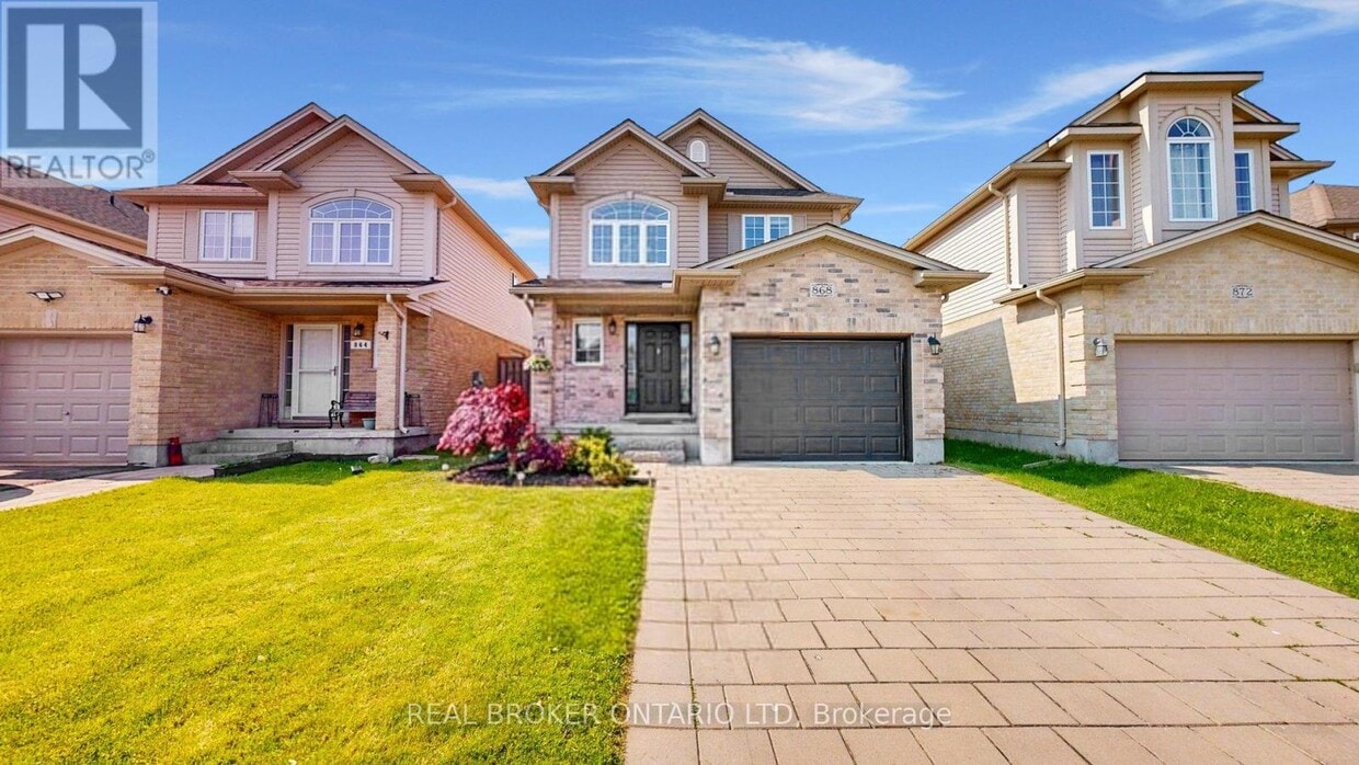 Photo principale - 868 Reeves Ave