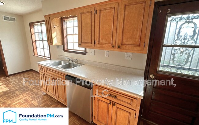 Foto del edificio - 5619 Ackerman Cove