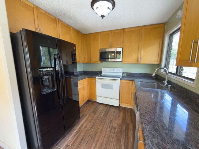 Foto del edificio - Kueahelani Apartments – 2BD/2BA Townhome w/ Lanai, 2 Covered Parking, Storage