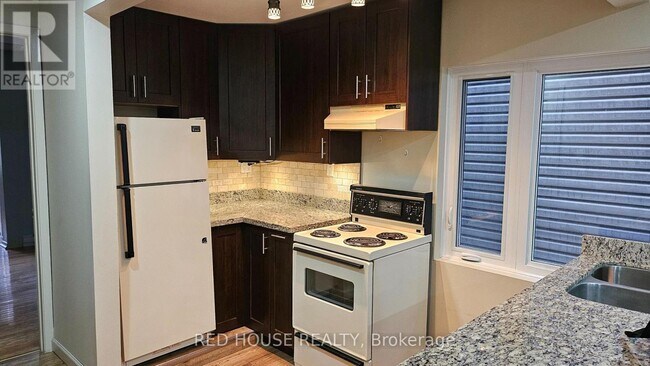 Building Photo - 37 Connaught Ave