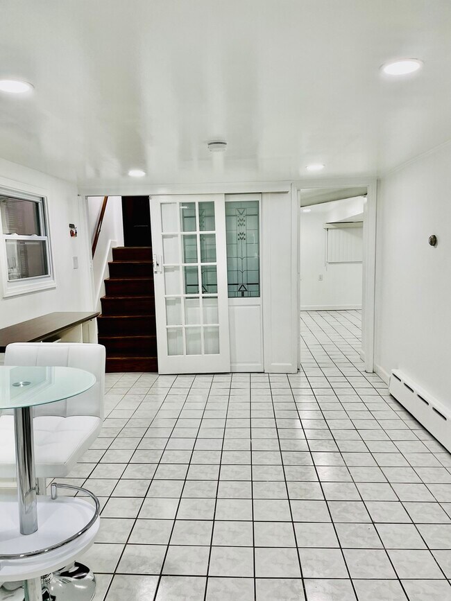 Foto del edificio - 6218 N Artesian Ave