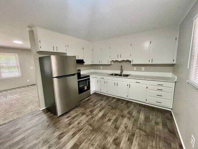 Foto del edificio - Charming 3-bedroom, 1-bath home in Stanley, NC
