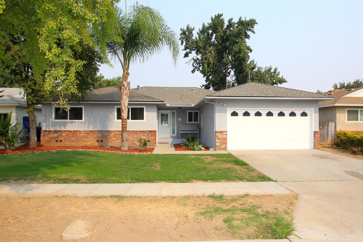 Primary Photo - 1516 E Vartikian Ave
