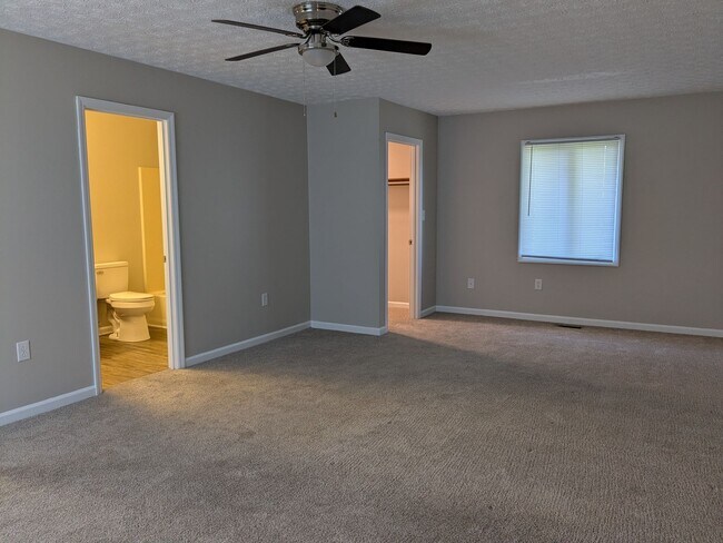 Foto del edificio - Move in Special! 1/2 off Security Deposit**