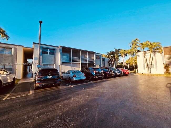 Foto del edificio - 8788 SW 12th St