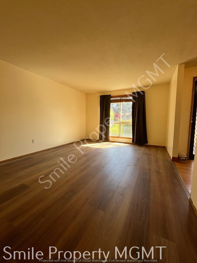 Building Photo - 215 SE 91st Ave