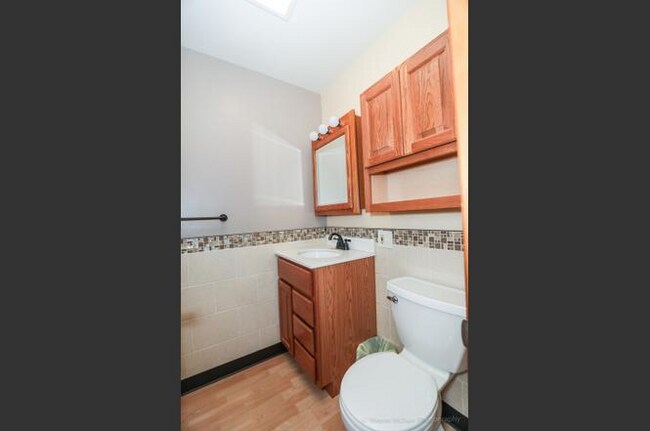 Building Photo - 122 Hobbs Ave