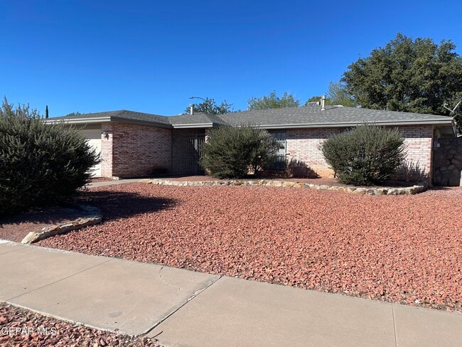 Foto del edificio - 1601 Charles Owens Dr