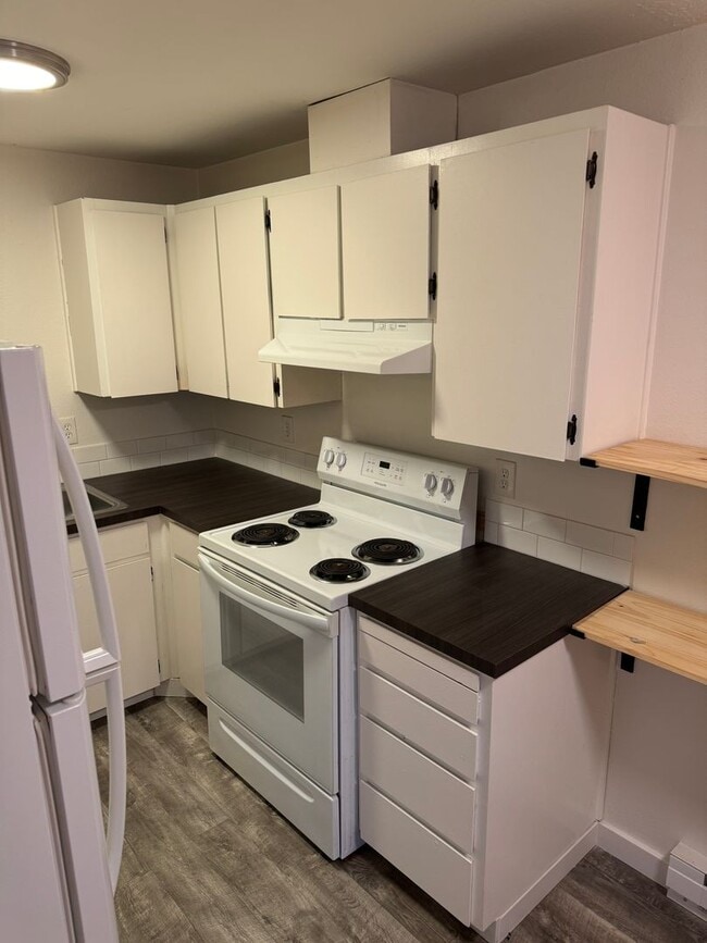 Foto del edificio - Crisp and clean one bedroom near Pacific University