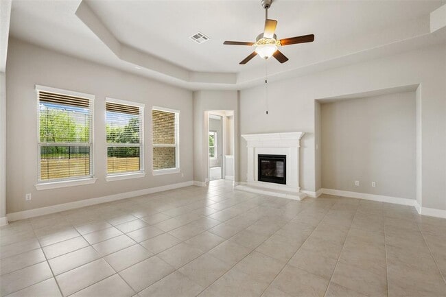 Building Photo - 268 Jacksdaw Dr
