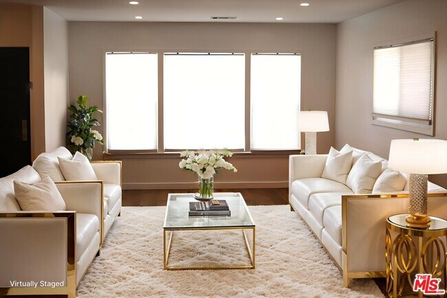 Foto del edificio - 6615 Farralone Ave