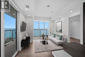 Building Photo - 370 Martha St