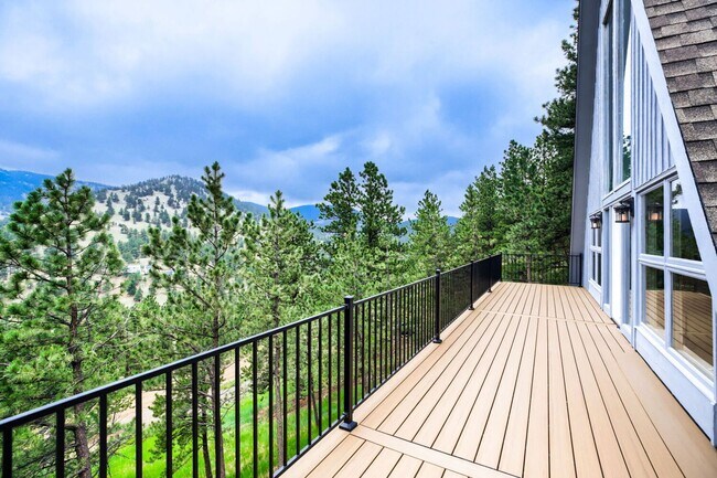 Foto del edificio - Mountain Serenity, City Convenience