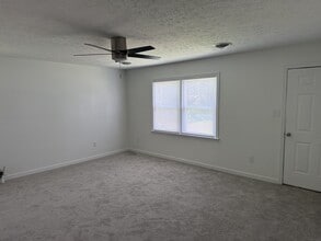 Building Photo - 218 N Mapleleaf Ave