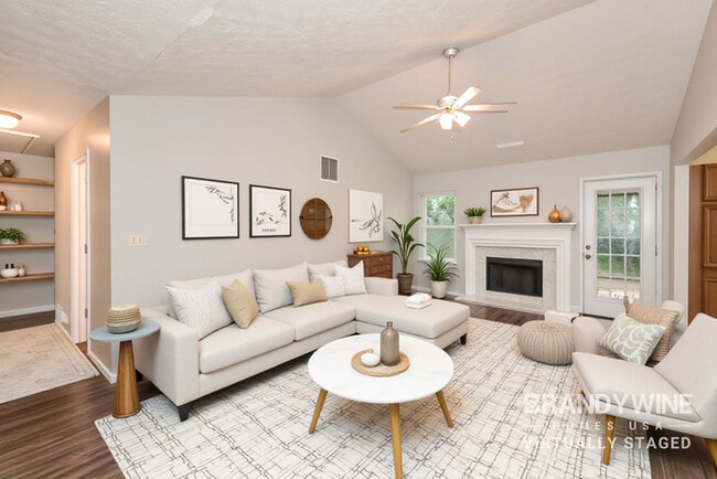 Building Photo - 630 Fern Terrace SE