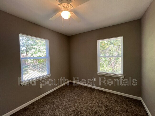 Foto del edificio - 248 Vaal Ave