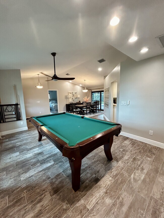 Foto del edificio - 708 El Dorado Pkwy W