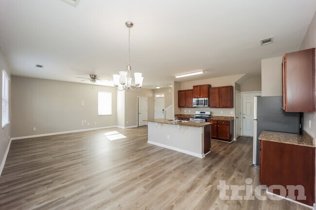 Building Photo - 7156 Tanger Blvd