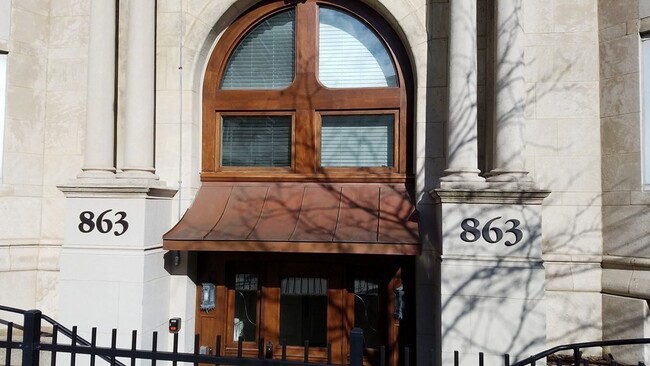 Foto del edificio - 863 Massachusetts Ave