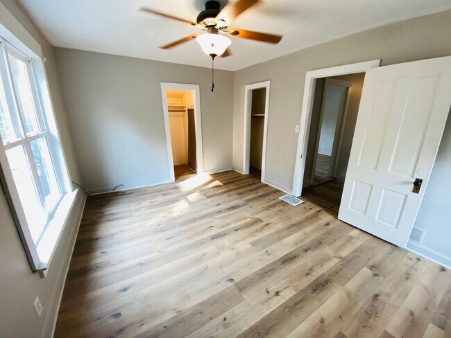 Building Photo - Newly Remodeled