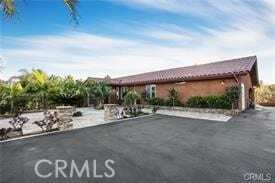 Building Photo - 2440 Los Alisos Dr