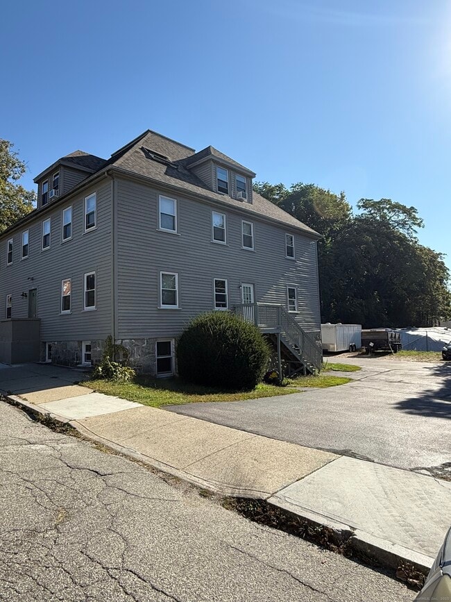 Building Photo - 20 Garvin St