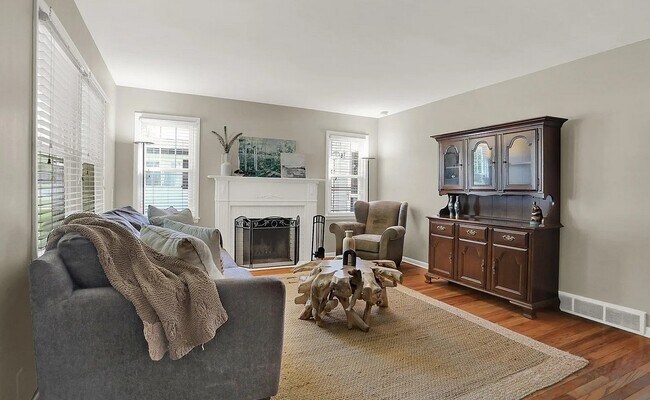 Foto del edificio - 5634 N Rural St