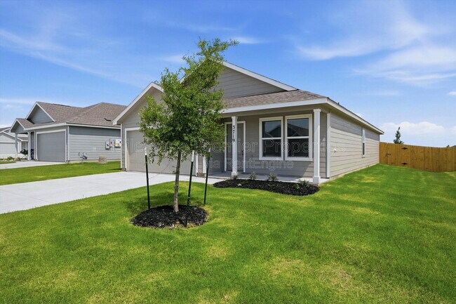 Building Photo - 3719 Longleaf Dr