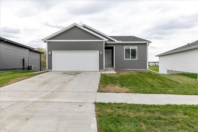 Building Photo - House for Rent in Des Moines/Ankeny