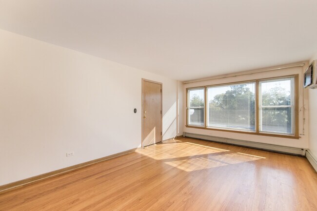 Foto del edificio - 6638 W Gunnison St