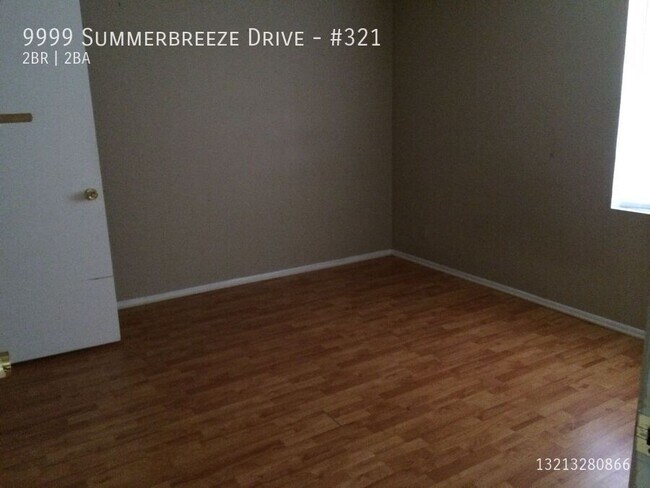 Foto del edificio - 9999 Summerbreeze Dr
