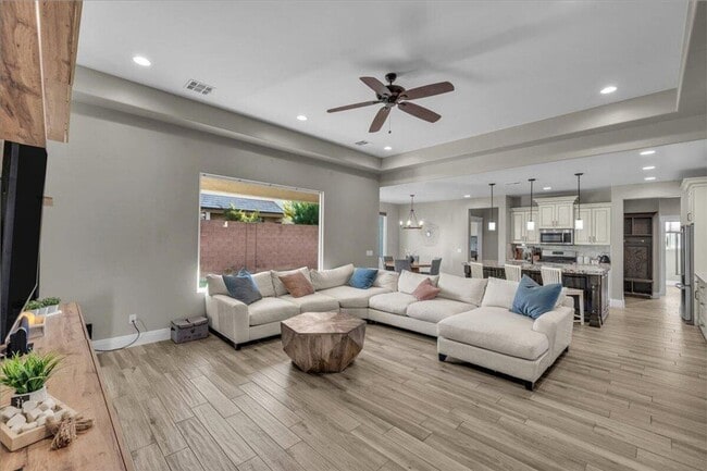 Foto del edificio - 4 Bed 2.5 Bath Single-Level Home!