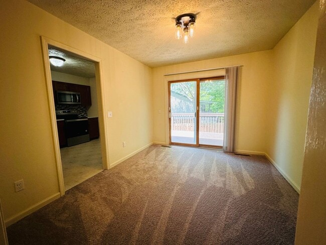 Building Photo - 4 Bedroom 3 Bath House with 1 Car Garage