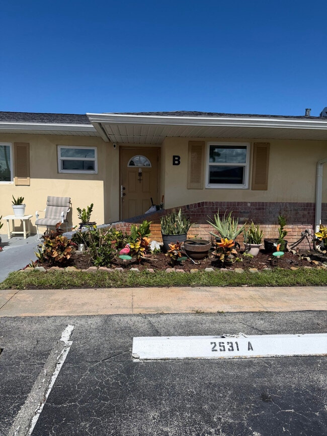 Building Photo - 2531 Barkley Dr W