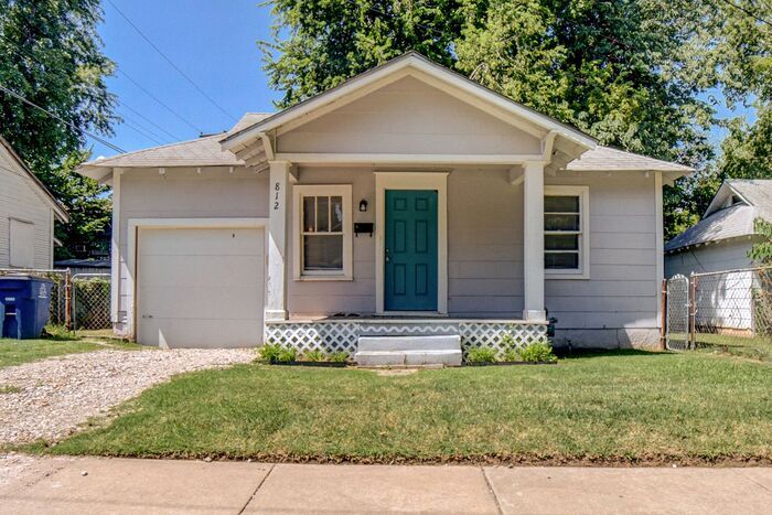 Foto principal - 812 S Birmingham Ave