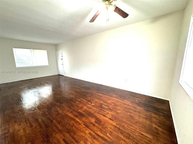 Building Photo - 433 Santander Ave