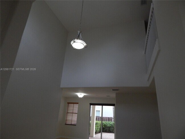 Foto del edificio - 320 SW 87th Ct