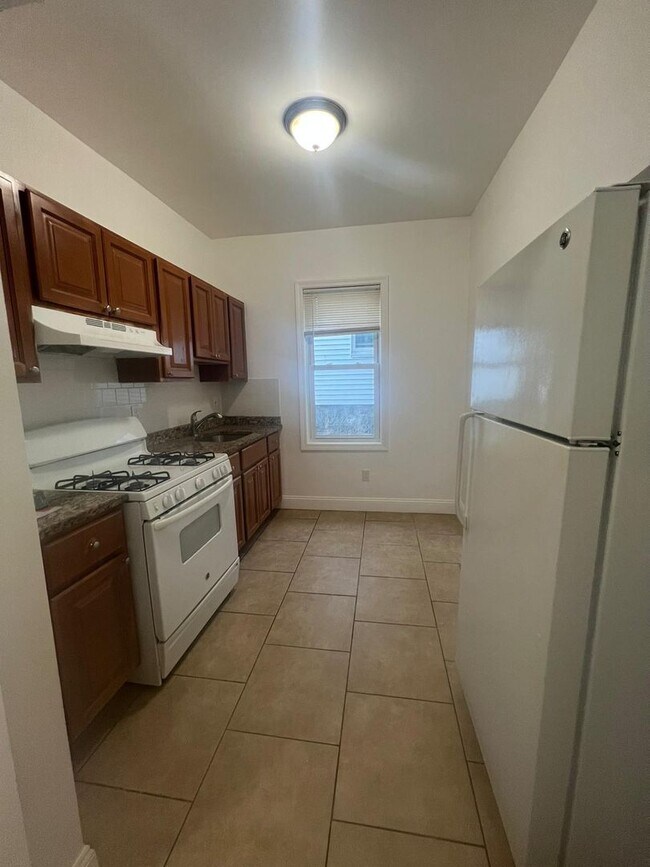 Building Photo - Washington Investment LLC