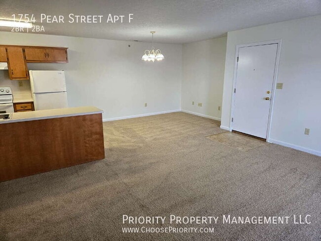 Foto del edificio - 1754 Pear St
