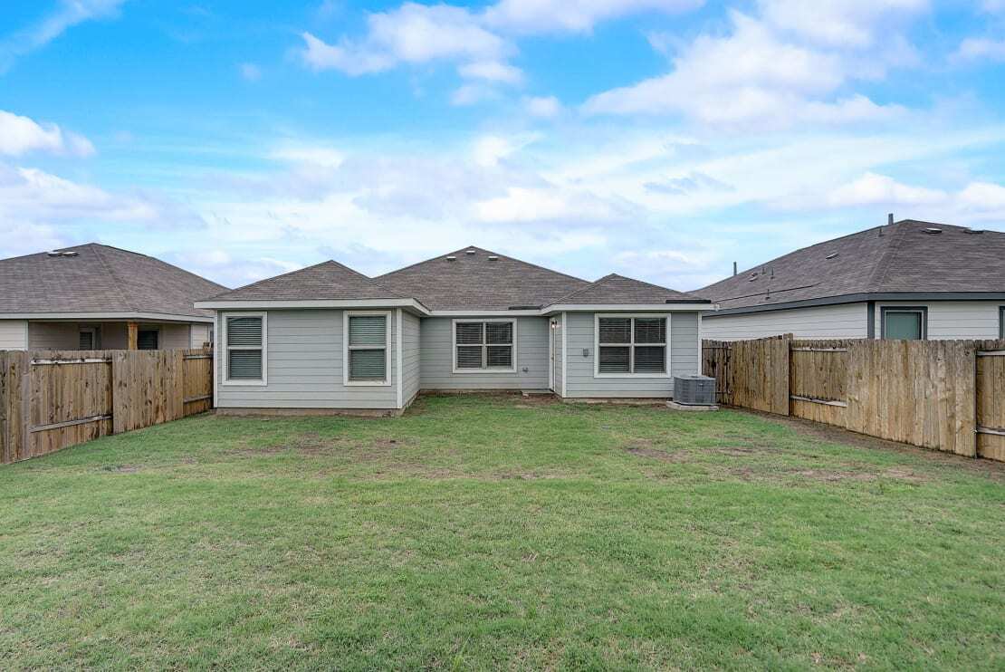 Building Photo - 709 Trinity Trl