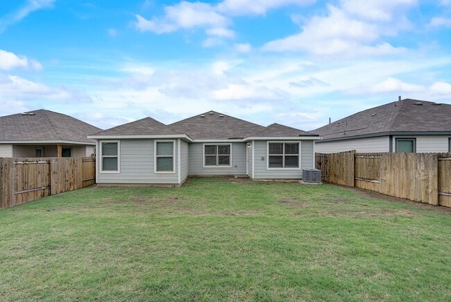 Photo - 709 Trinity Trl House