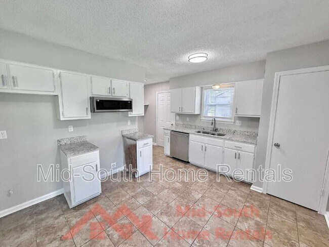 Building Photo - 3804 Walsingham Dr