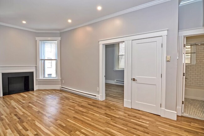 Building Photo - 827 Boylston St